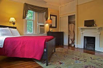 Waypoint House Bed And Breakfast Boyce Exteriör bild